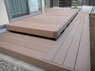 人工木材　ウッドデッキ価格　ウッドデッキの階段　福井市