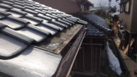 大雪による屋根瓦破損修復工事